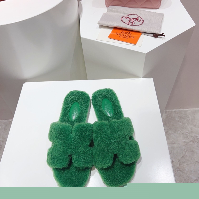 H**mes slippers